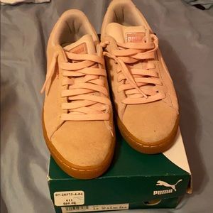 Women puma shoes